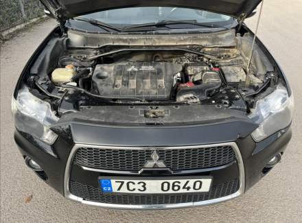 Mitsubishi - Outlander