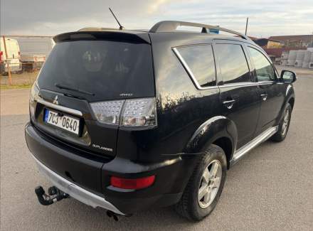 Mitsubishi - Outlander