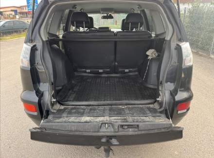 Mitsubishi - Outlander