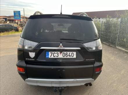 Mitsubishi - Outlander
