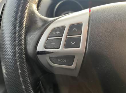 Mitsubishi - Outlander