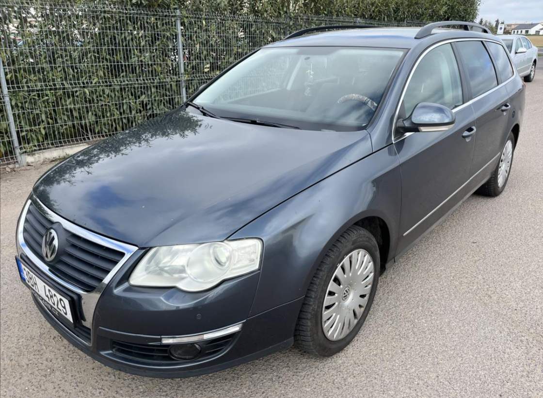 Volkswagen - Passat