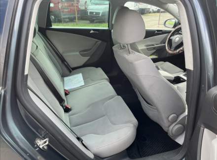 Volkswagen - Passat
