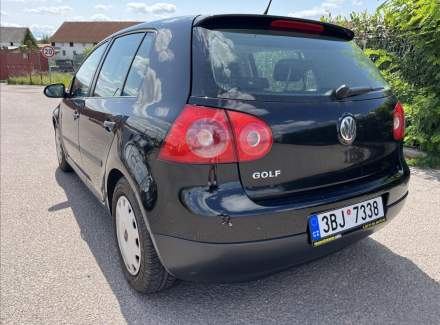 Volkswagen - Golf