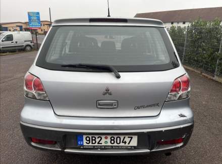 Mitsubishi - Outlander