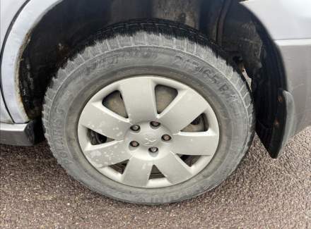 Mitsubishi - Outlander