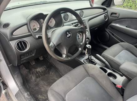 Mitsubishi - Outlander