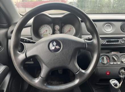 Mitsubishi - Outlander