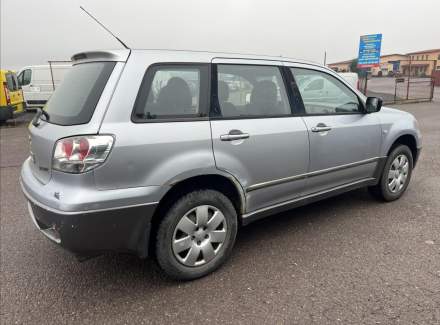 Mitsubishi - Outlander