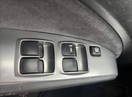 Mitsubishi - Outlander