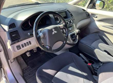 Mitsubishi - Grandis