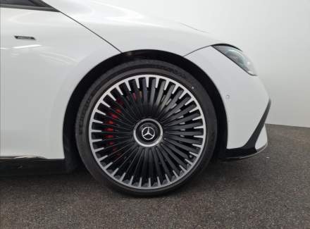 Mercedes-Benz - EQE