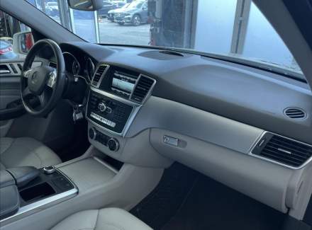 Mercedes-Benz - M-class