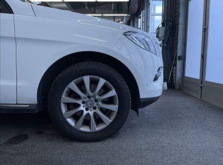 Mercedes-Benz - M-class