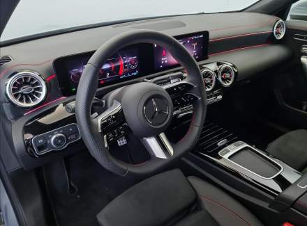 Mercedes-Benz - CLA