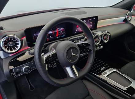 Mercedes-Benz - CLA