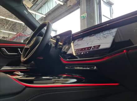 Mercedes-Benz - E-class