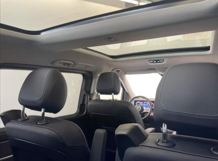 Mercedes-Benz - V-class