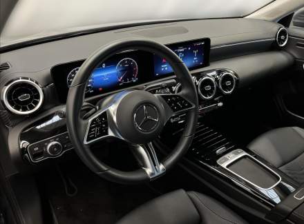 Mercedes-Benz - CLA