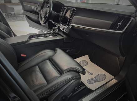 Volvo - V90