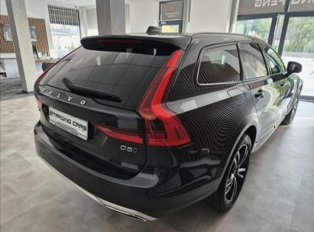 Volvo - V90