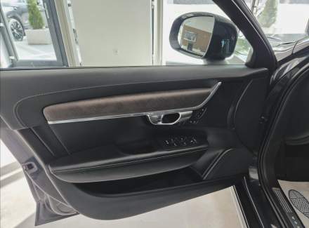 Volvo - V90