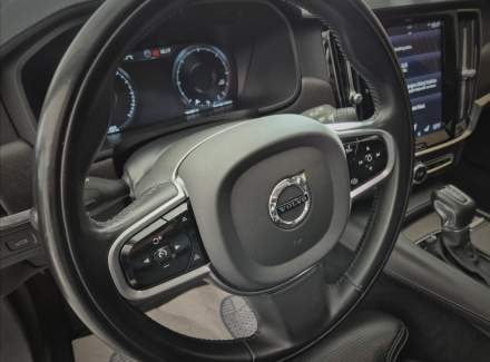 Volvo - V90