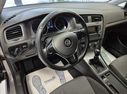 Volkswagen - Golf
