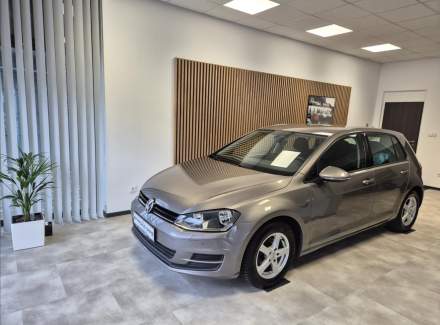 Volkswagen - Golf
