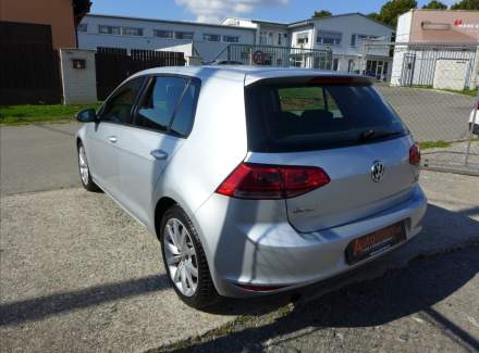 Volkswagen - Golf