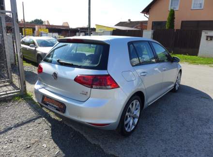 Volkswagen - Golf