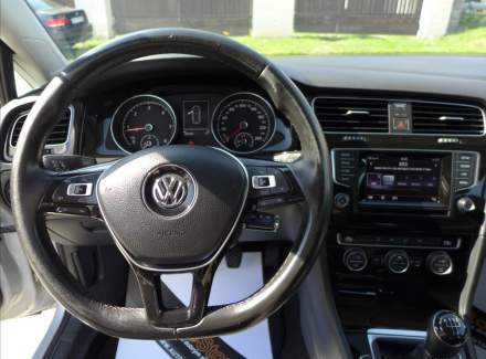 Volkswagen - Golf