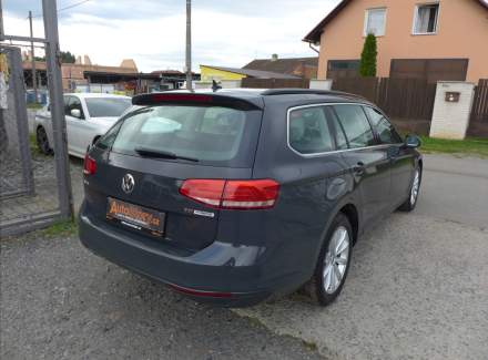 Volkswagen - Passat