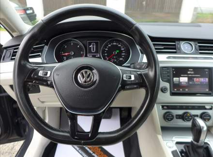 Volkswagen - Passat