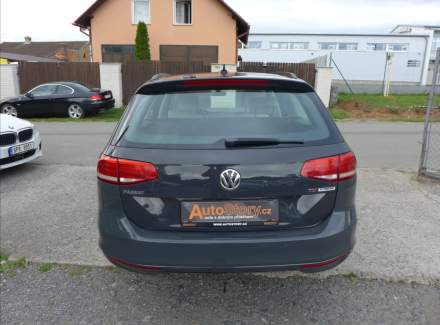 Volkswagen - Passat