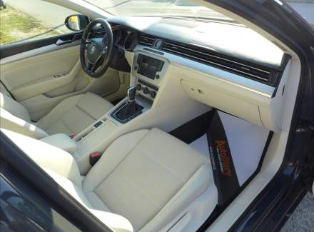 Volkswagen - Passat
