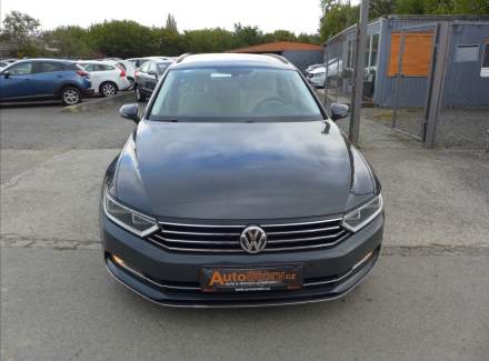 Volkswagen - Passat