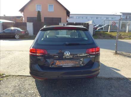 Volkswagen - Passat