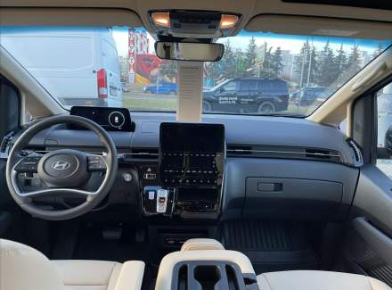 Hyundai - Staria