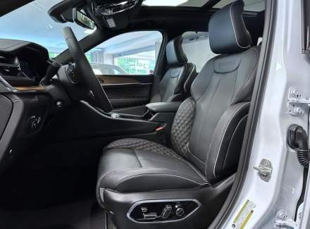 Jeep - Grand Cherokee