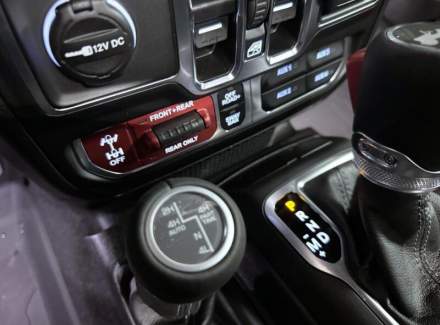 Jeep - Wrangler