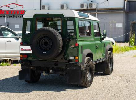 Land Rover - Defender