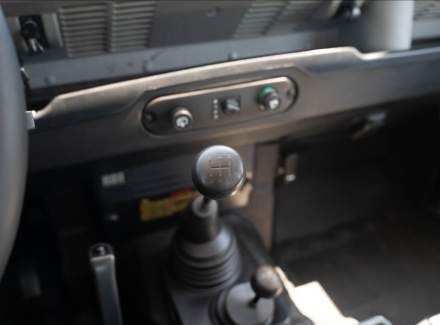 Land Rover - Defender