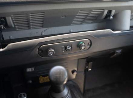 Land Rover - Defender