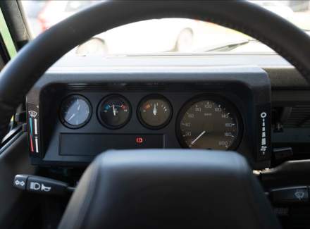 Land Rover - Defender