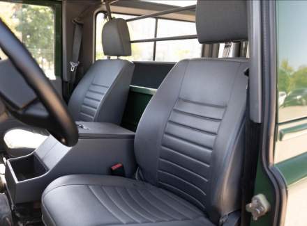 Land Rover - Defender