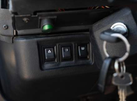 Land Rover - Defender