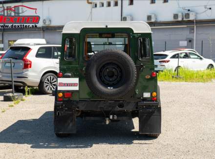Land Rover - Defender