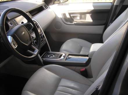 Land Rover - Discovery Sport