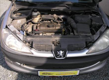 Peugeot - 206